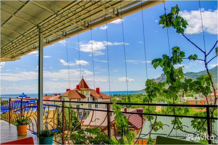 Крым, г. Коктебель, отель «У верблюжьих горбов»