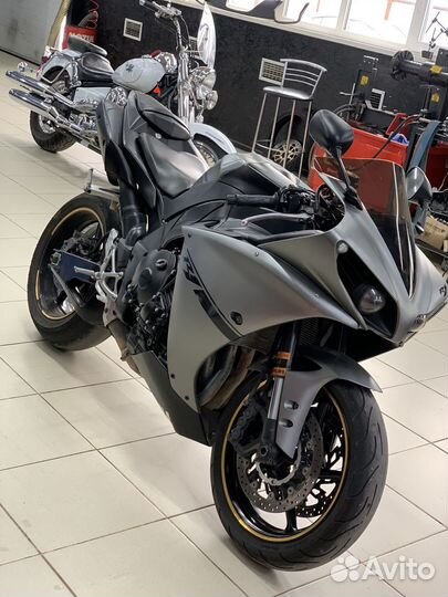 Yamaha YZF R1