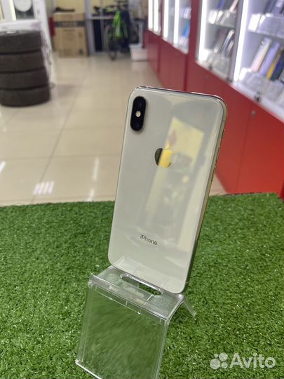 iPhone Xs, 64 ГБ