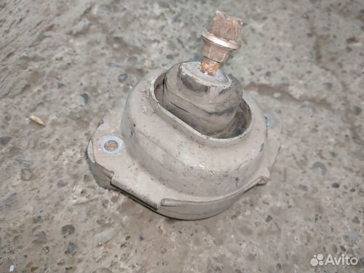 Подушка двс BMW E83