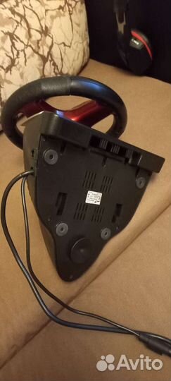 Игровой руль с педалями Genius Trio Racer FF