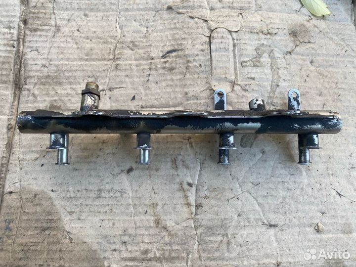 Топливная рампа Volkswagen Tiguan 1 2.0 cawa