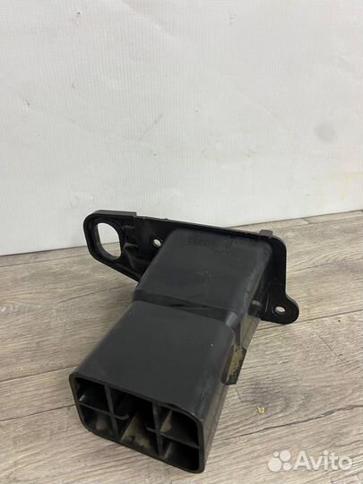 Кронштейн переднего бампера Peugeot 3008 96 827912