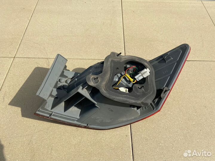 Фонарь задний левый Kia cerato 2