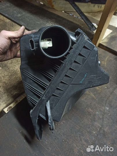 Корпус воздушного фильтра bmw e60 e61 e63 e64 3.0i