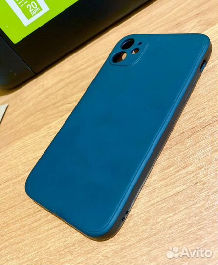 Чехлы на iPhone 11