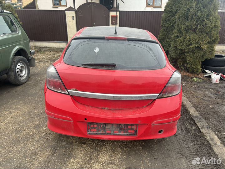 Opel Astra 1.8 МТ, 2008, битый, 200 000 км
