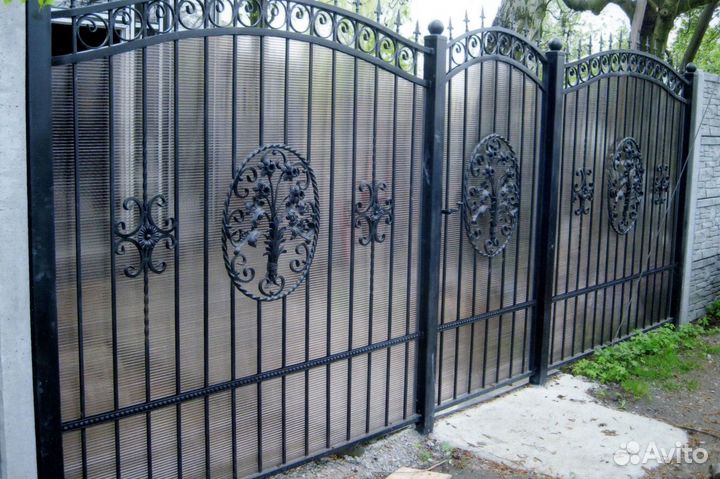Кованные распашные ворота от производителя