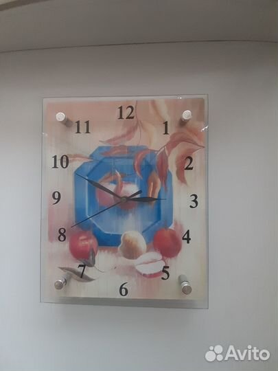 Часы настенные на деревянной основе
