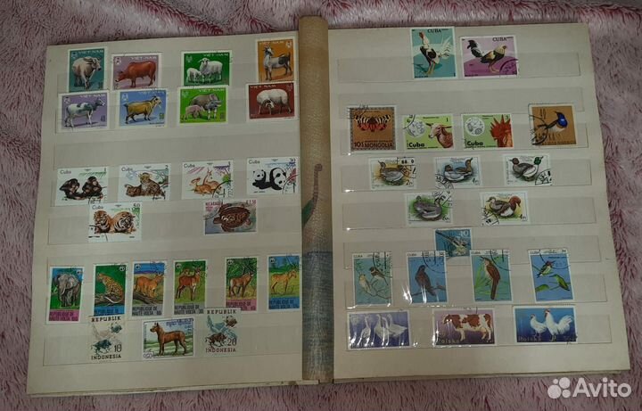 Альбом большой с почтовыми марками