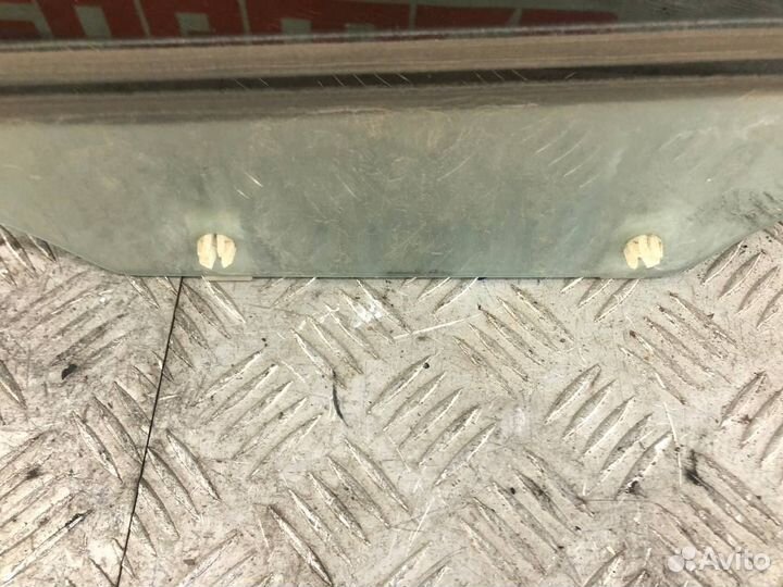 Стекло двери заднее левое Шевроле Лачетти