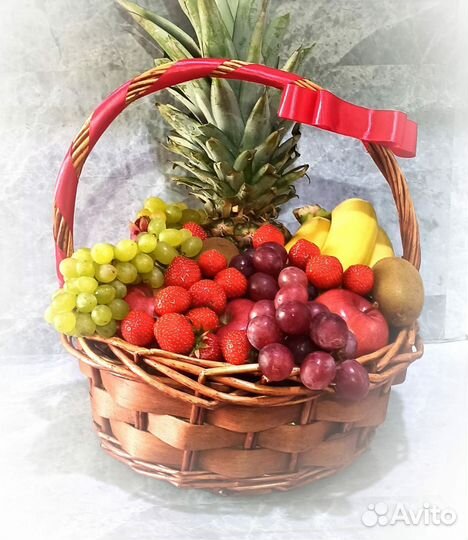 Корзина с фруктами,фруктовые букеты