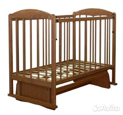 Детская кроватка с поперечным маятником
