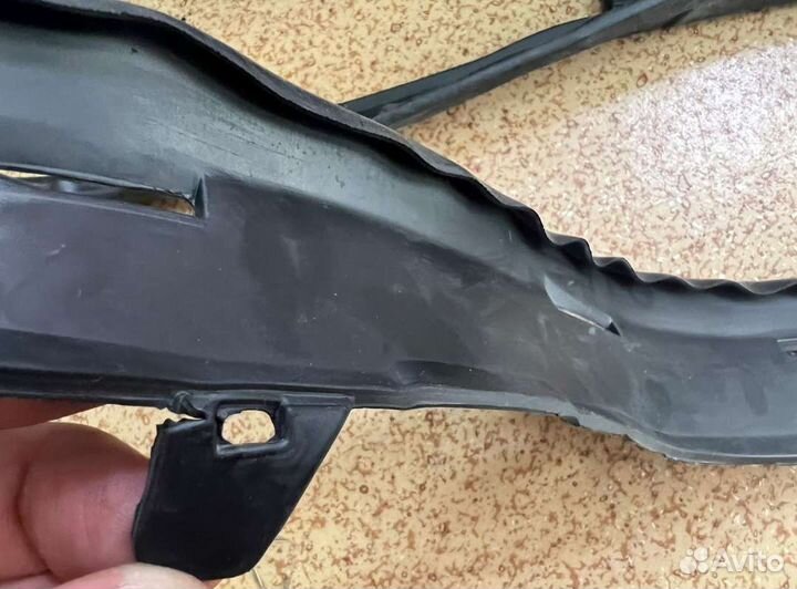 Уплотнитель фары передней ML w164 2005-2008г