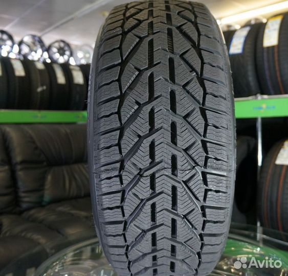 Kormoran Snow 215/60 R16 99H