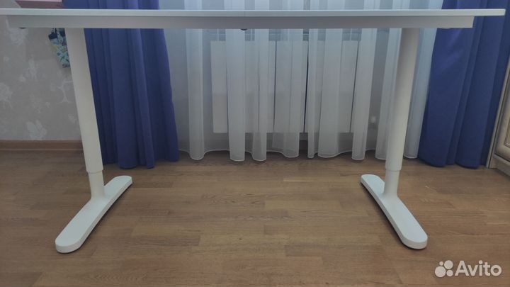 Письменный стол для школьника IKEA