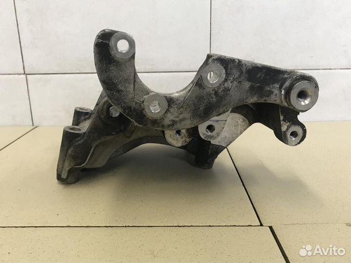 Кронштейн генератора Matrix 2001-2010