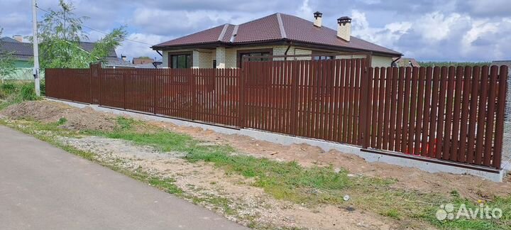 Забор из евроштакетника под ключ