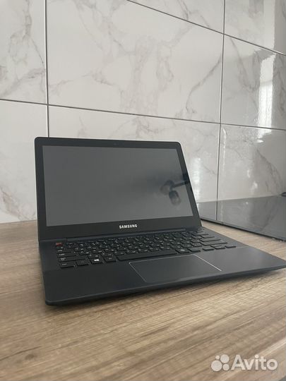 Ноутбук Samsung Сенсорный экран