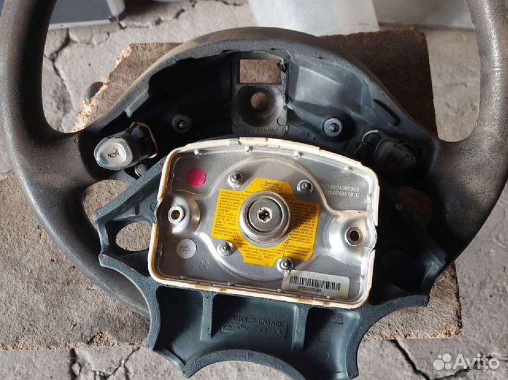 Руль с подушкой безопасности на renault megan