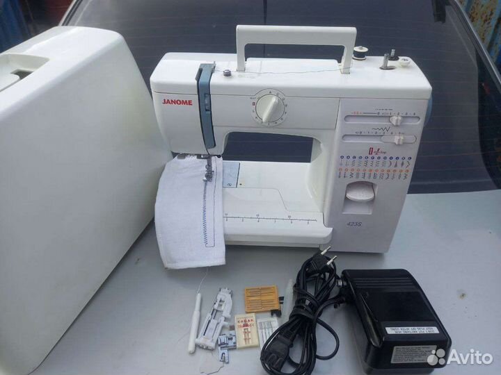 Швейная машина Janome бу 423s