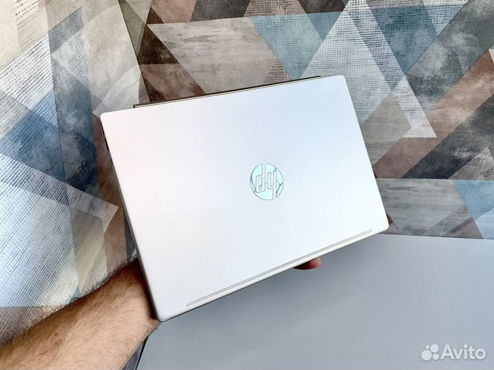 HP pavilion 13-an0071ur