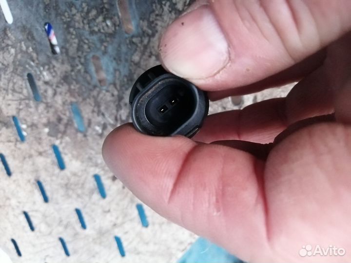 Клапан регулятора фаз Opel Astra H Zafira Meriva