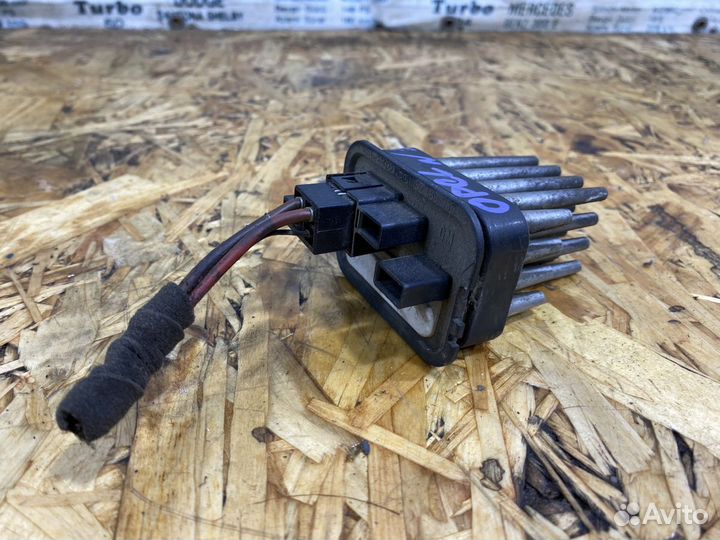 Резистор отопителя Опель Астра Н