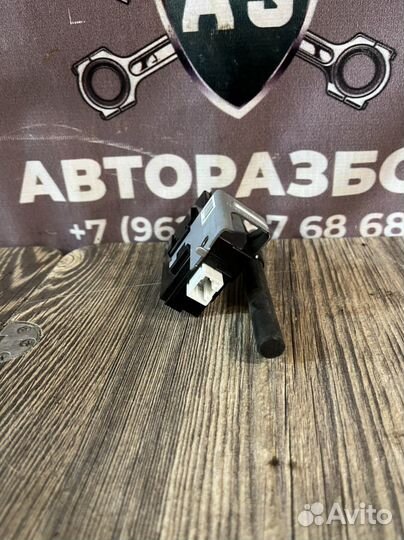 Блок контроля ремней безопасности Kia quoris 3.8