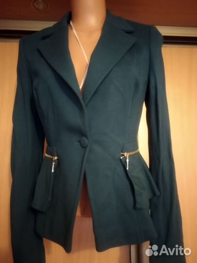 Пиджак женский со съёмной баской 46