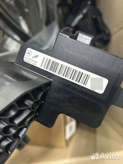 Кронштейн радиатора левый Mercedes V447 W447