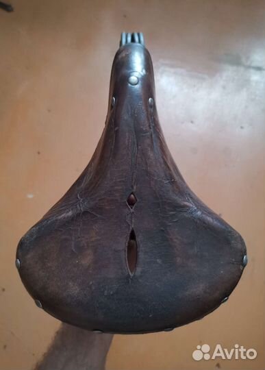 Старинное велосипедное седло от рига 10