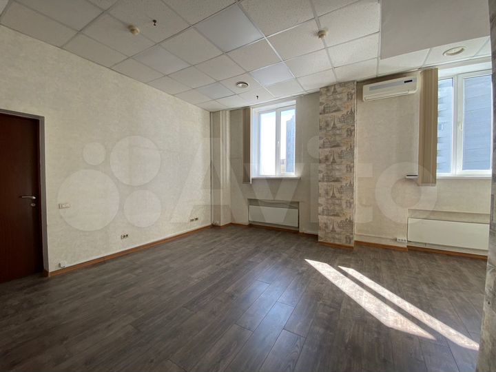 Офис с наличием арендатора, 25.5 м²