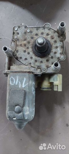 Мотор стеклоподъемника на Mercedes W140