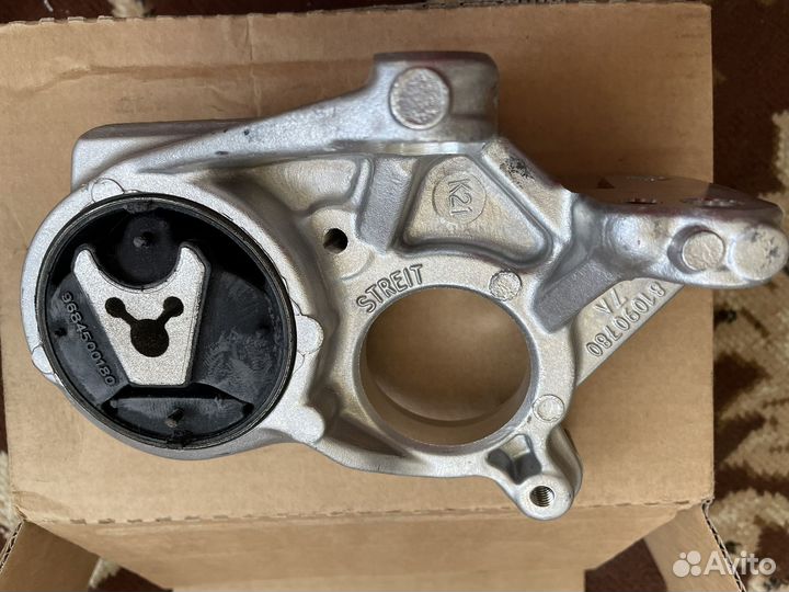 Подушка двигателя citroen с4