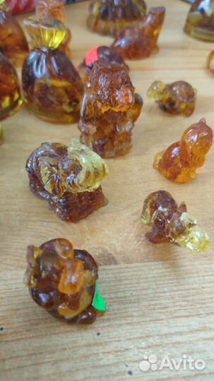 Янтарные фигурки
