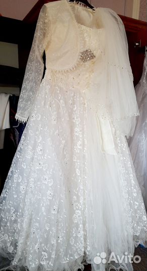 Свадебное платье 46 48 бу
