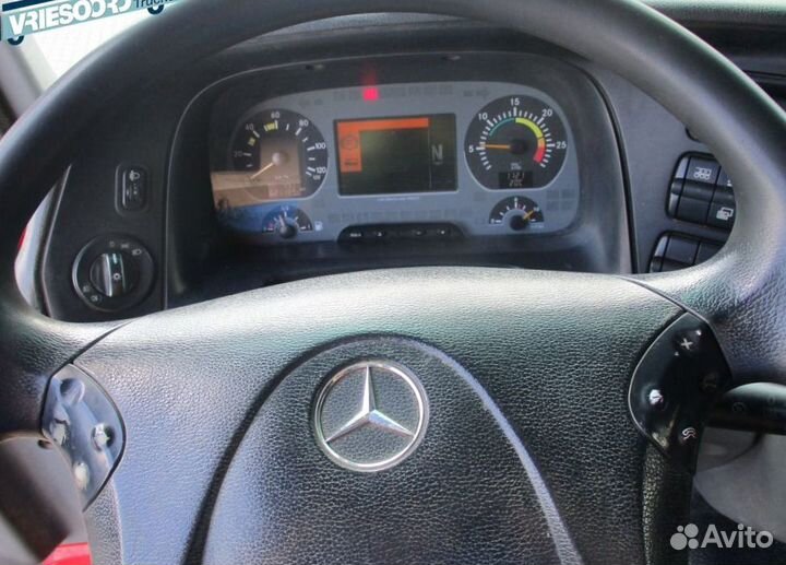 Pазбираем грузовик Mercedes-Benz Actros mpii 2002