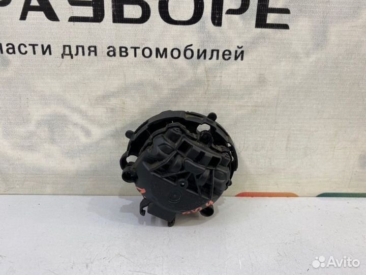 Мотор зеркала передний левый Kia Rio 4