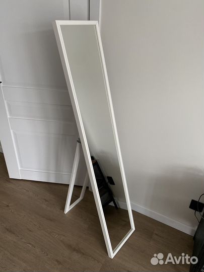 Зеркало Икеа Флакнан белое