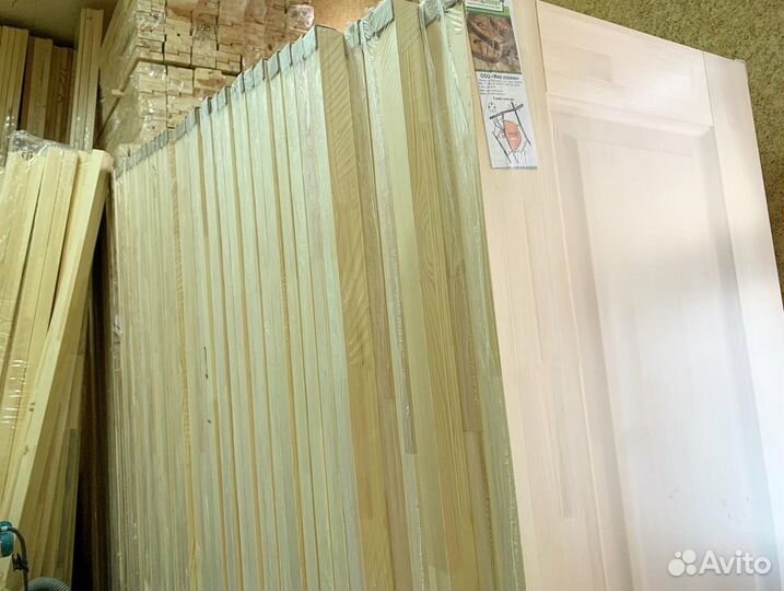 Двери межкомнатные из массива сосны