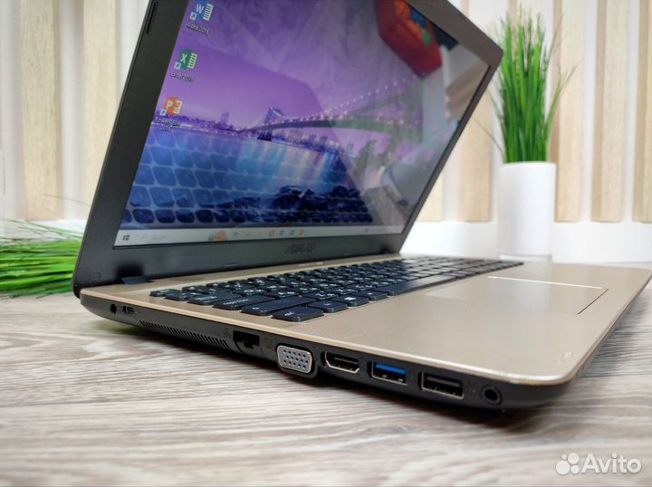 Отличный ноутбук asus N3060/4Gb/500Gb HDD