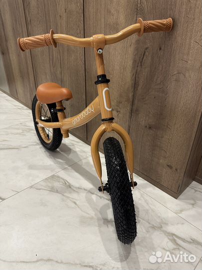 Беговел AmaroBaby новый