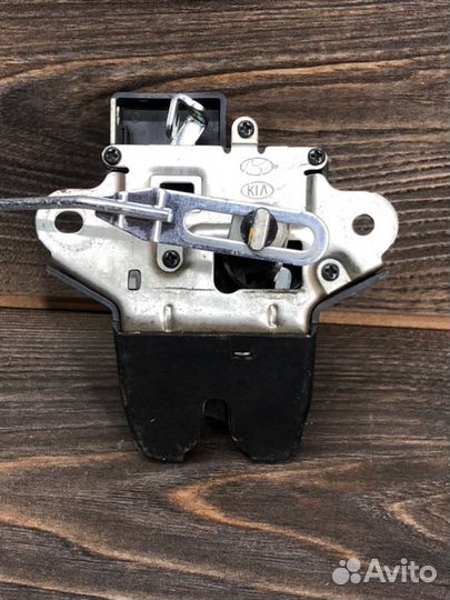 Замок багажника Hyundai Solaris 1 1.6 2013