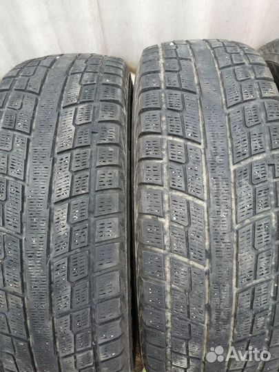 Yokohama Ice Guard Studless IG50 215/70 R16