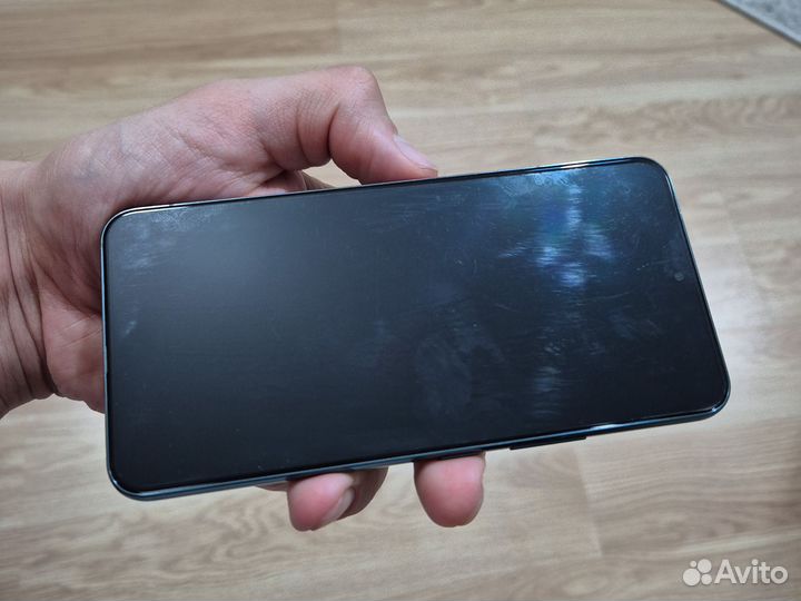 Samsung Galaxy S22, 8/128 ГБ