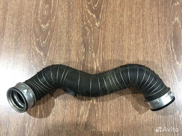 Патрубок интеркулерa w203