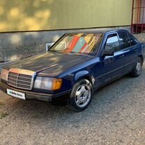 Mercedes-Benz W124 2.0 MT, 1988, 180 000 км, с проб�егом, цена 300 000 руб.