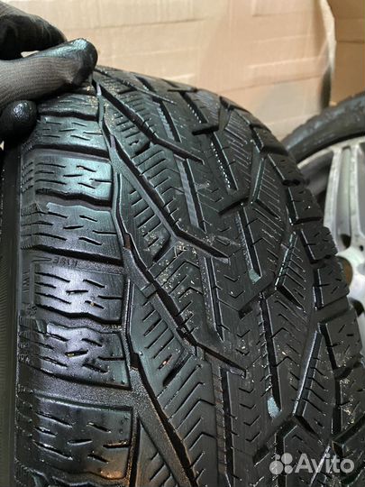 Taurus Winter 225/55 R16 95H