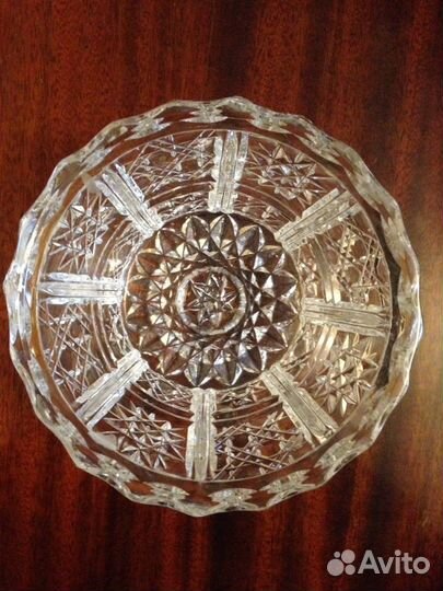 Хрустальная конфетница